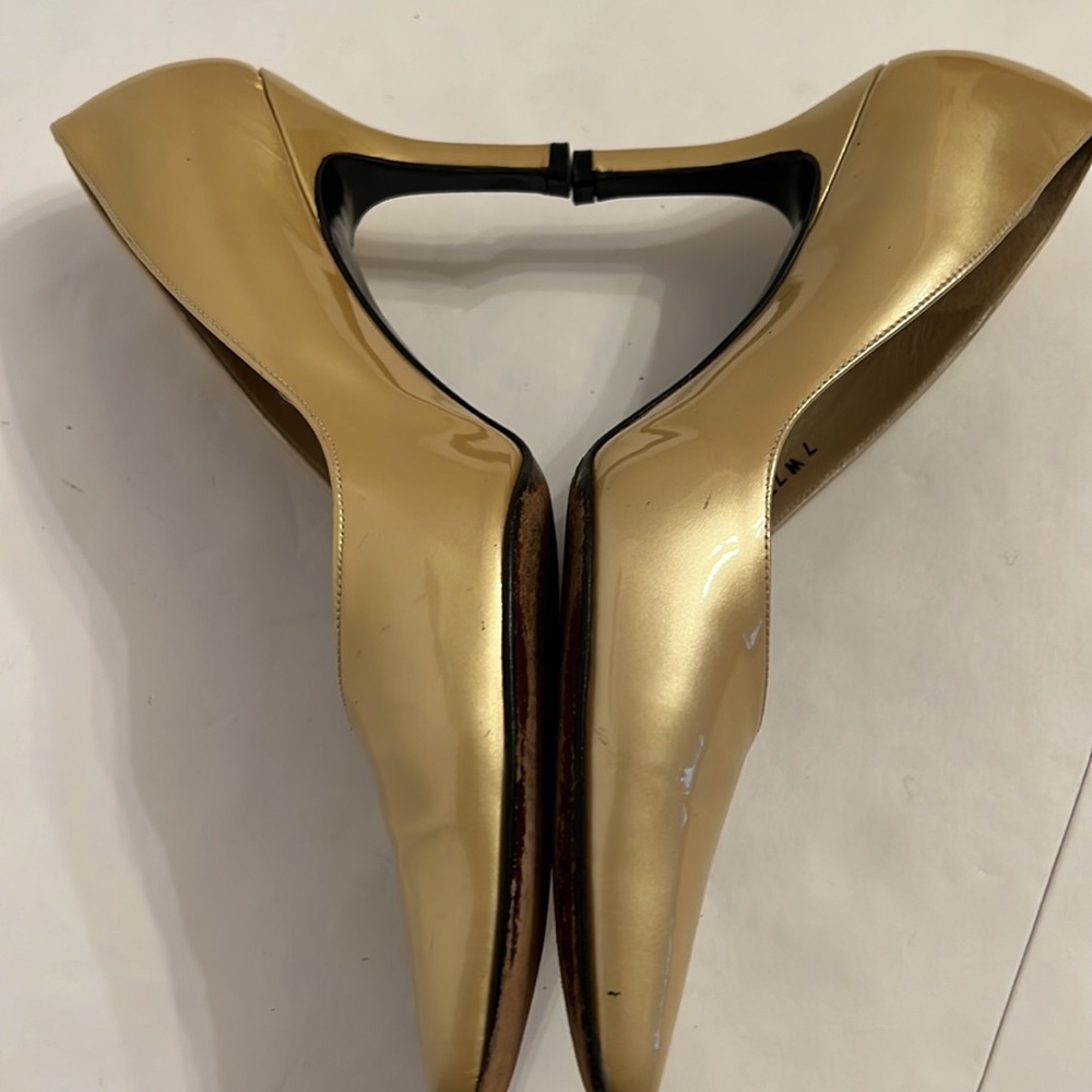 STUART WEITZMAN PATENT LEATHER LIGHT GOLD HEELS SZ 6 B - Picture 8 of 13